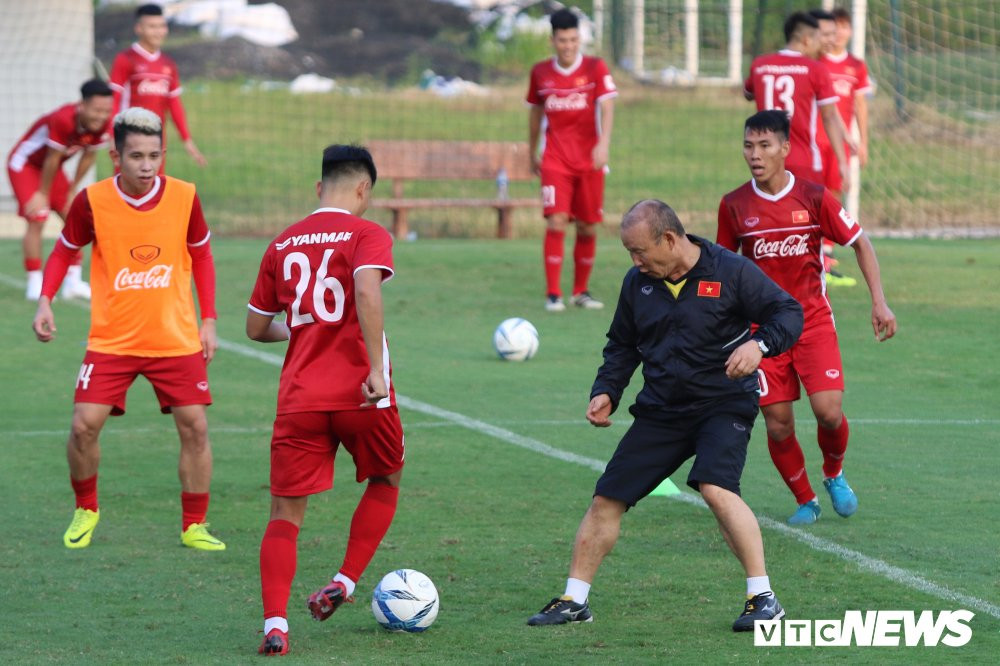 tuyen viet nam deo du tap chay cang minh tap the luc (8) 6