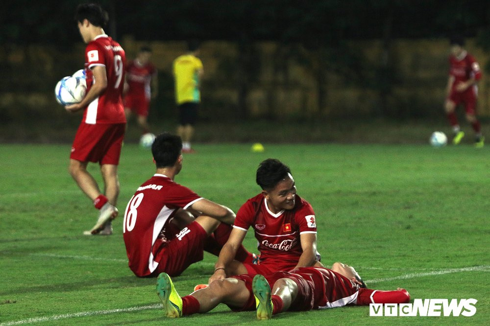 Xuan Truong va dong doi meo mat bo pho sau bai tap hit dat kho nhan (1)