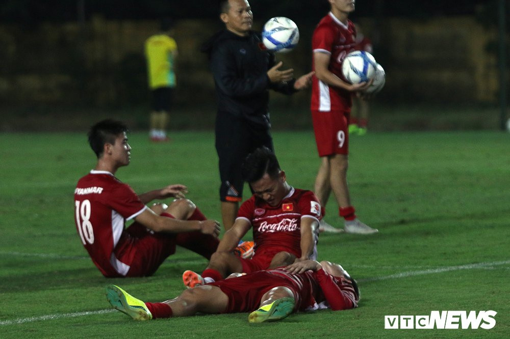 Xuan Truong va dong doi meo mat bo pho sau bai tap hit dat kho nhan (7) 7