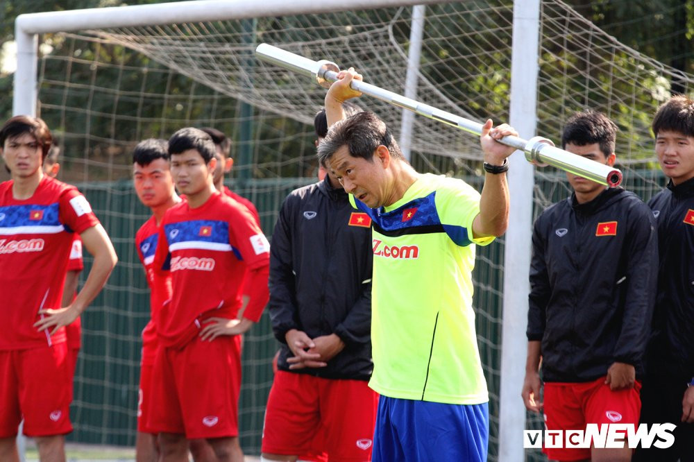 tro ly nguoi han quoc phep mau park hang seo do chinh ong park tu tay tao ra