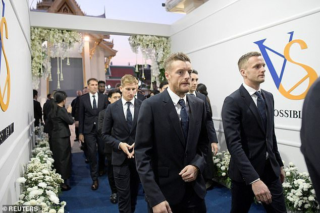 cau thu leicester vuot ngan dam sang thai lan tien dua ong chu qua co (1) 7