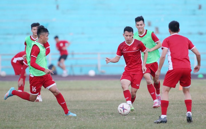 hlv park hang seo yeu cau doi san tap