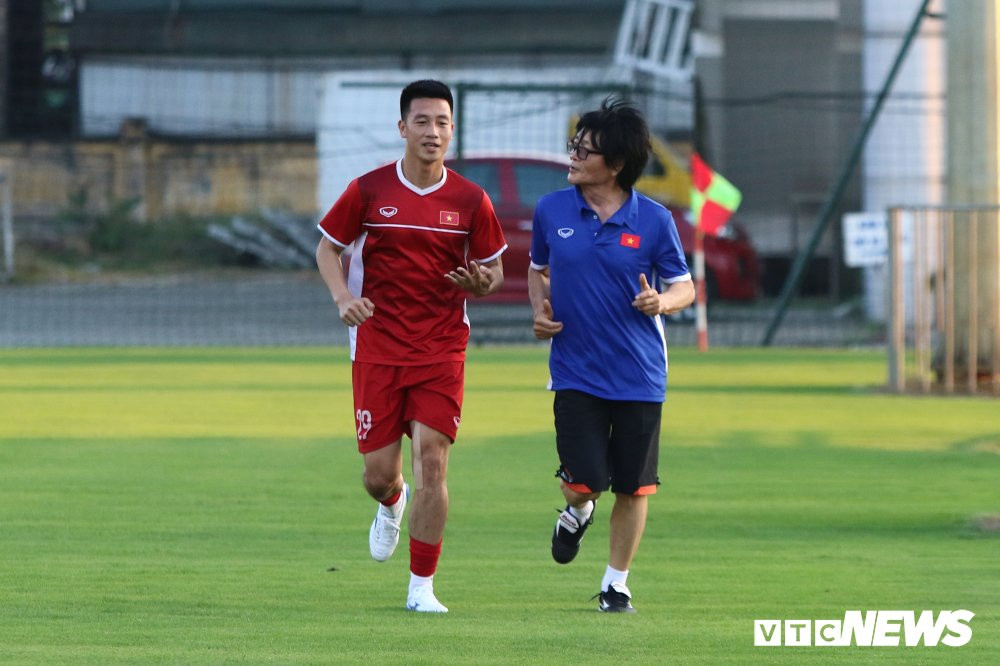 tuyen viet nam duoc tang cuong an ninh trong buoi tap (3) 4