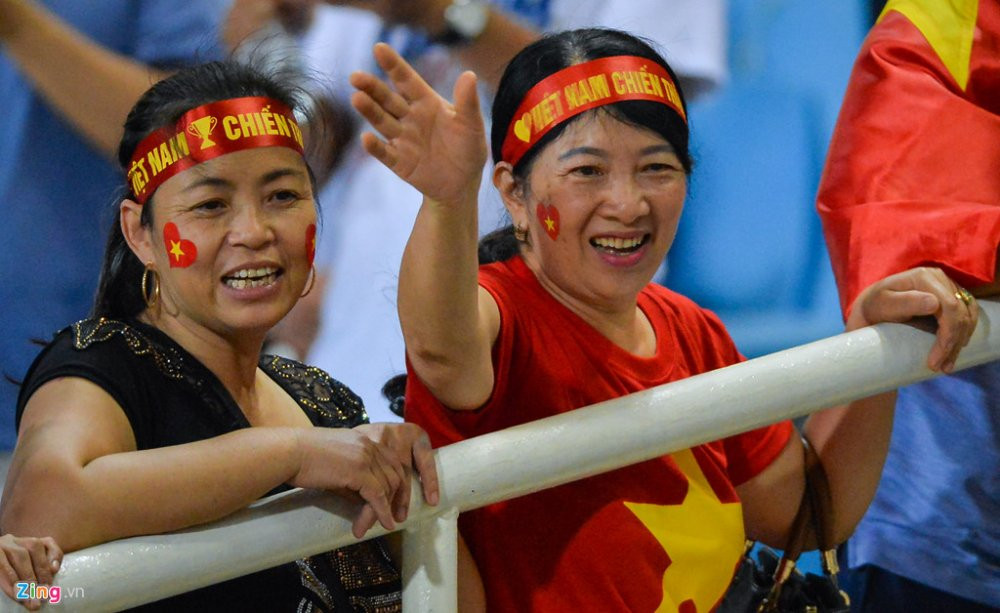 me duy manh ke chuyen goi dien nhac con pha bong dut khoat