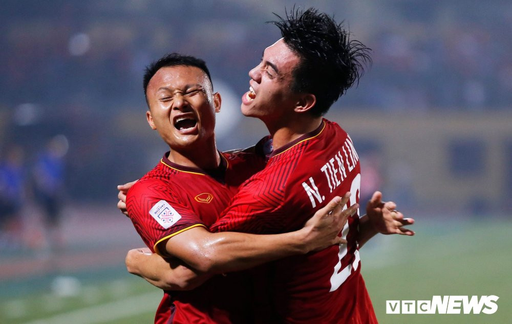 truc tiep aff cup 2018 viet nam vs campuchia (1)