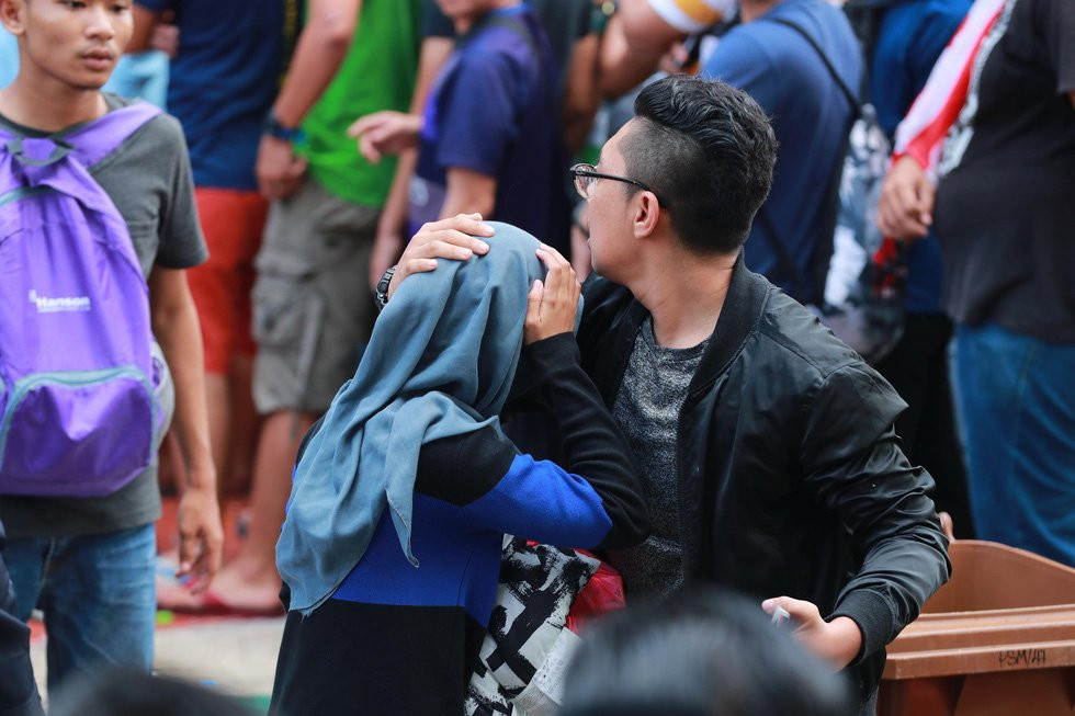 mua ve chung ket aff cup chen lan xo day hon loan ngat xiu (16) 5