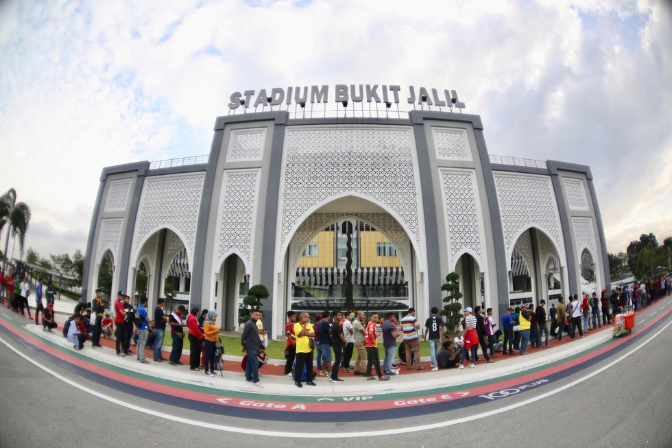 mua ve chung ket aff cup chen lan xo day hon loan ngat xiu (7) 5