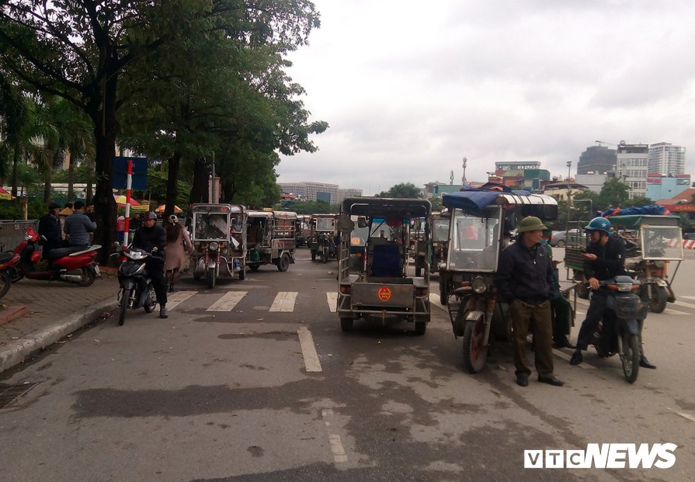 dam dong vay cong vff cong an dung hang rao noi bat xuat ngoai bat nhap (4) 5