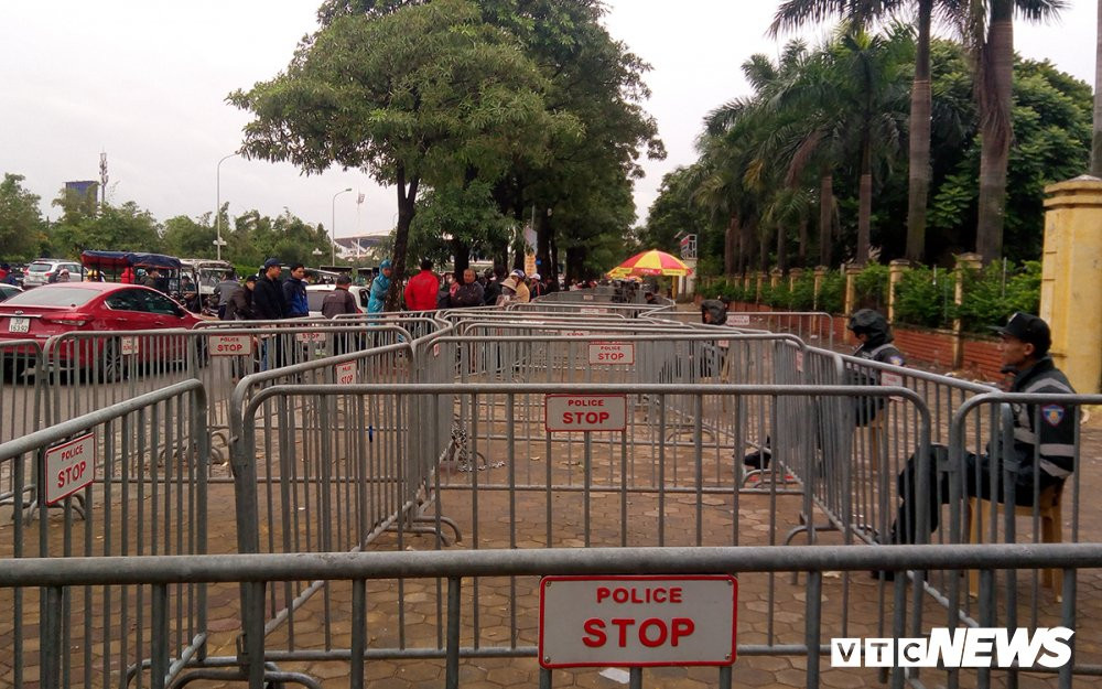 dam dong vay cong vff cong an dung hang rao noi bat xuat ngoai bat nhap (7) 5