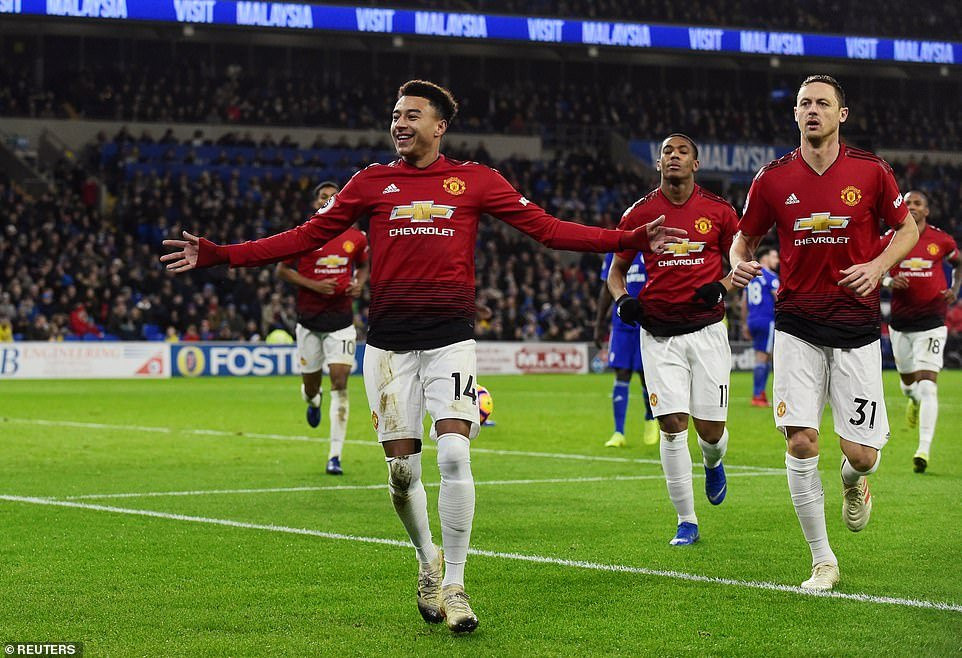 solskjaer khoi dau mi man mu lot xac thang tung bung cardiff (2)