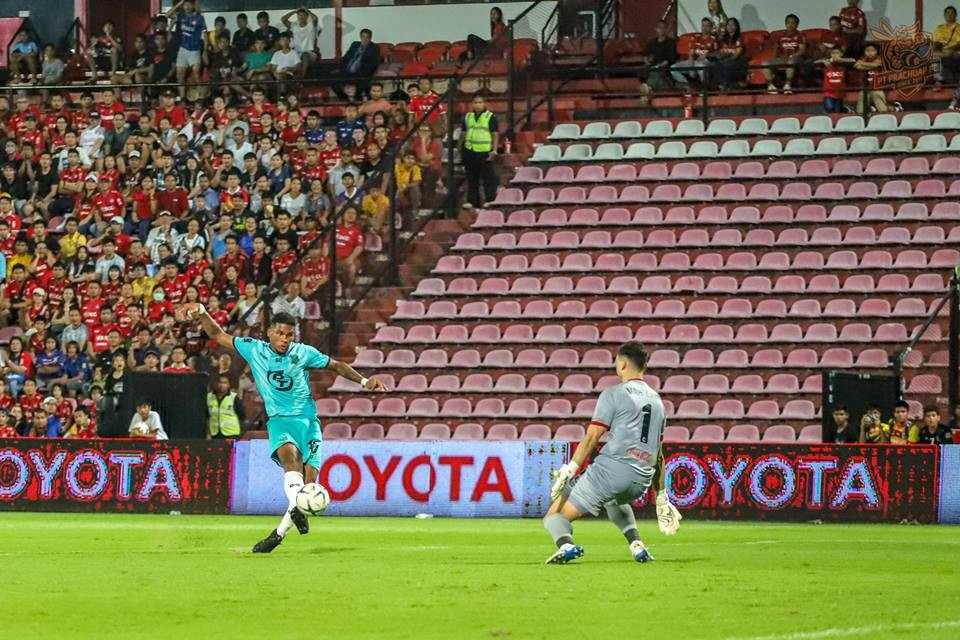 Dang Van Lam Muangthong (4) 3