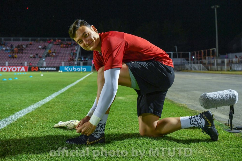 dang van lam muangthong (1)