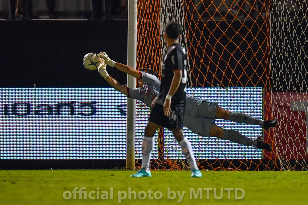 dang van lam muangthong (4)