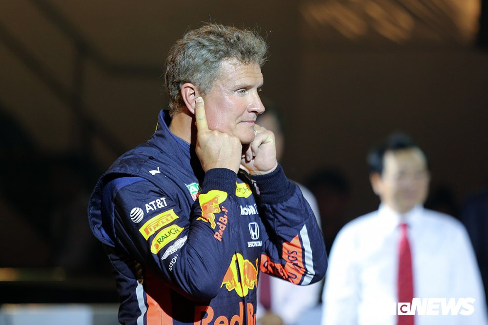 xe dua f1 lan dau lan banh gam ru tren duong dua viet nam grand prix (6) 5