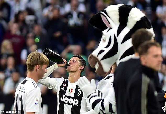 juventus vo dich serie a ronaldo lap ky luc xung danh ke chinh phuc (2)