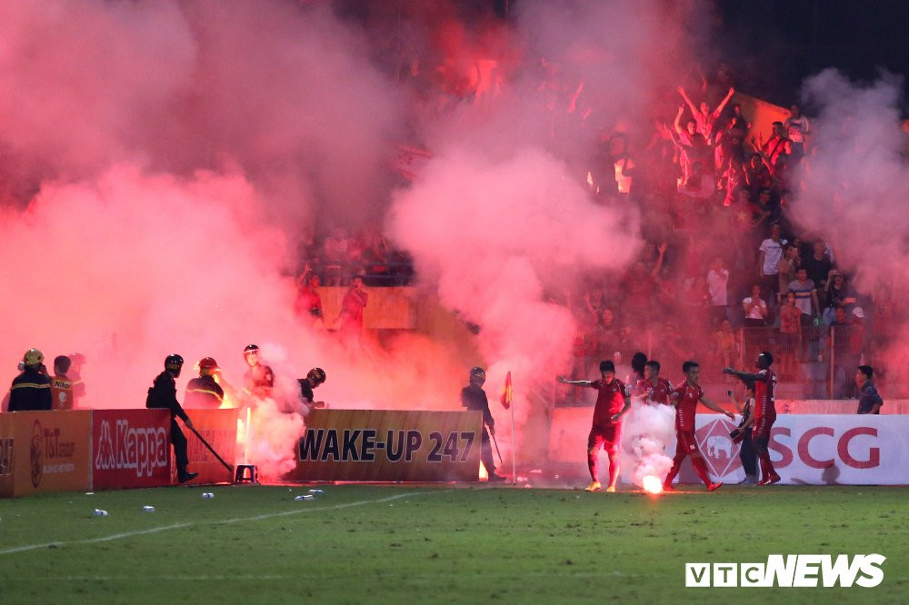 phao sang hai phong ha noi v league 12