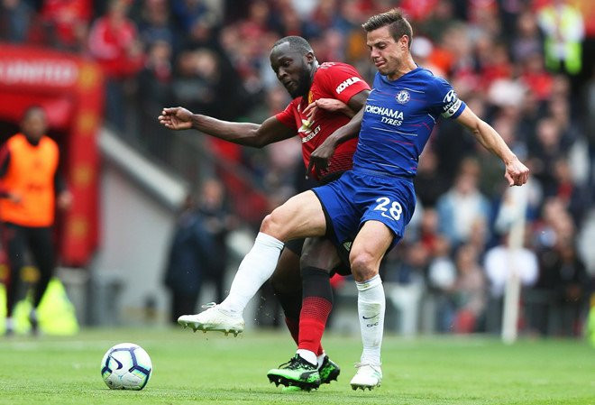 va cham voi lukaku hau ve chelsea vang ra khoi san