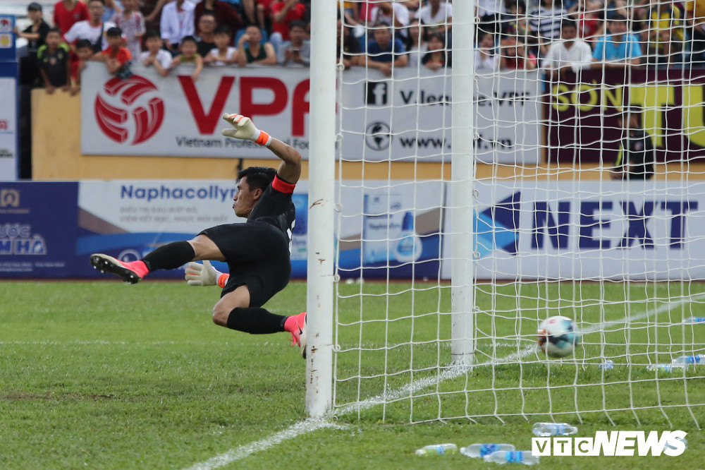 van quyet clb ha noi (10) 9