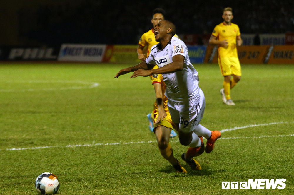 van toan felipe martin hagl thanh hoa (3) 3