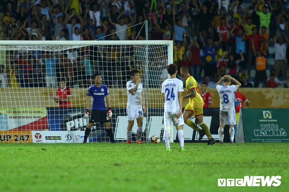 van toan nam dinh hagl v-league (17) 16