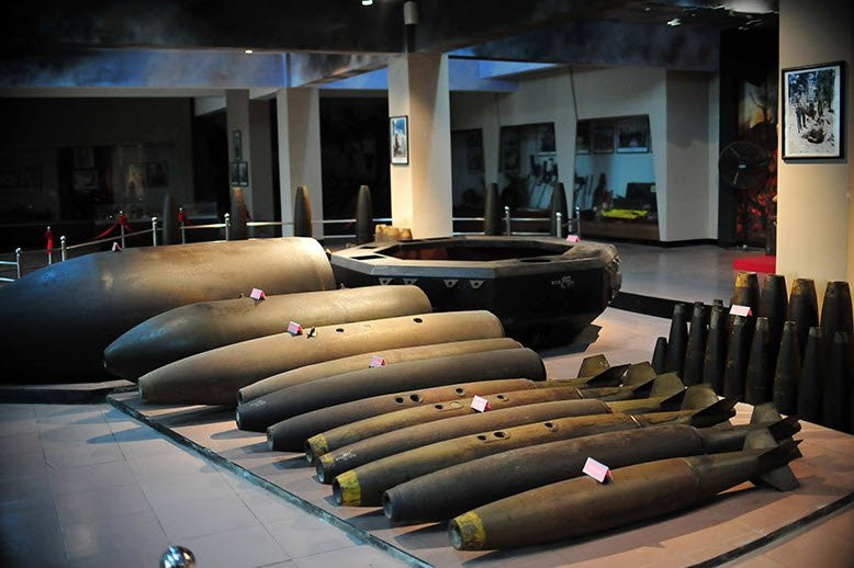 Hinh anh Qua bom khong lo tren nui Chua: Ly ky chuyen xu ly ‘me cua cac loai bom’