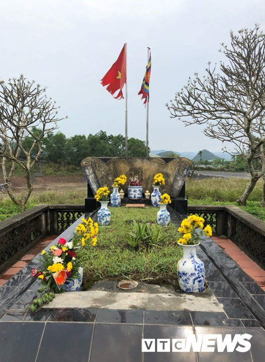 Nguyen-binh-khiem (12)