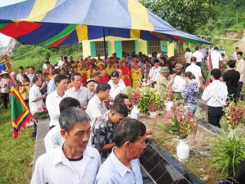 Nguyen-binh-khiem (5)