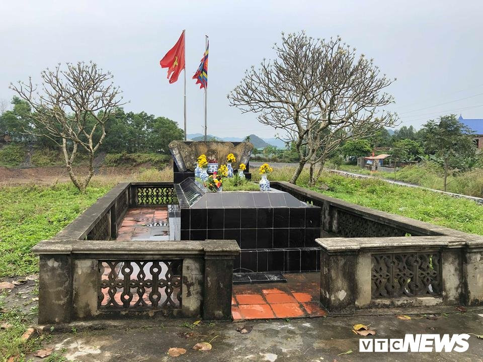 Nguyen-Binh-Khiem (6)