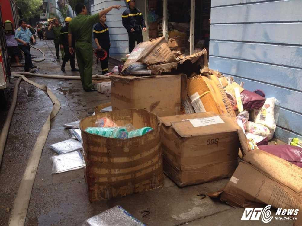 13461177_1778062705758214