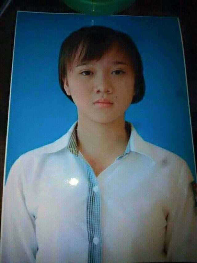 thi-truot-vao-lop-10-nu-sinh-dep-nhu-thien-than-bo-nha-ra-di