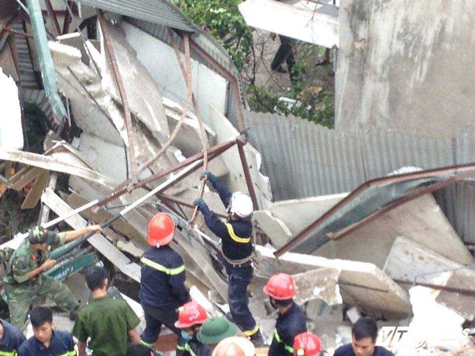 13883900_1797499067147911_670166977_n-0755