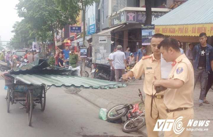 be-trai-bi-cua-co-6-0824