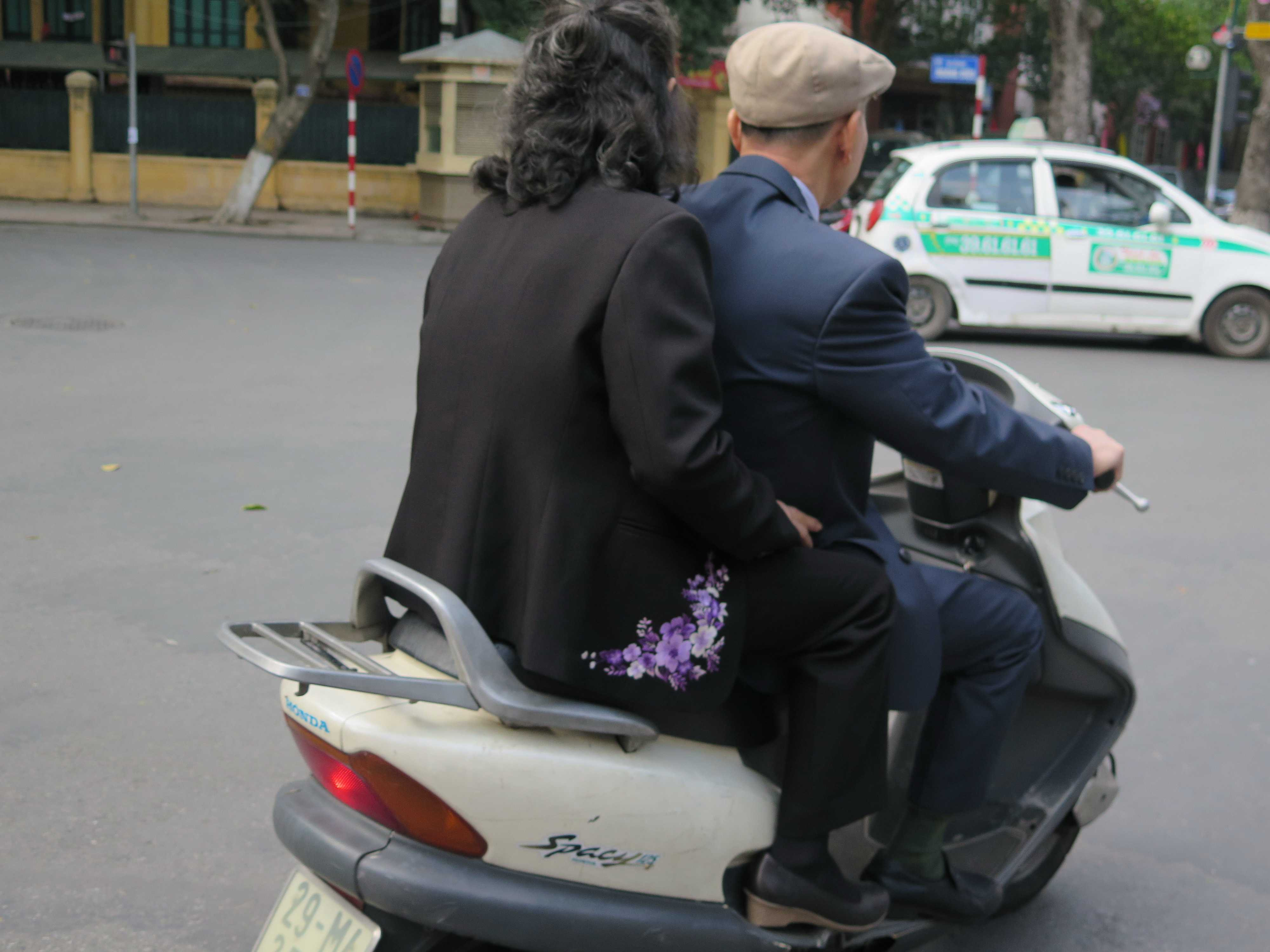 Từ người già...