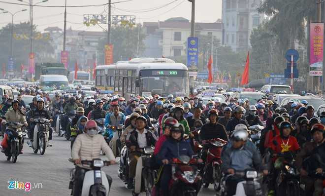 Nguoi dan tro lai Ha Noi, nhieu tuyen duong un tac hinh anh 1