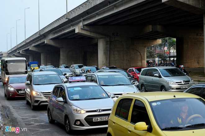 Nguoi dan tro lai Ha Noi, nhieu tuyen duong un tac hinh anh 2