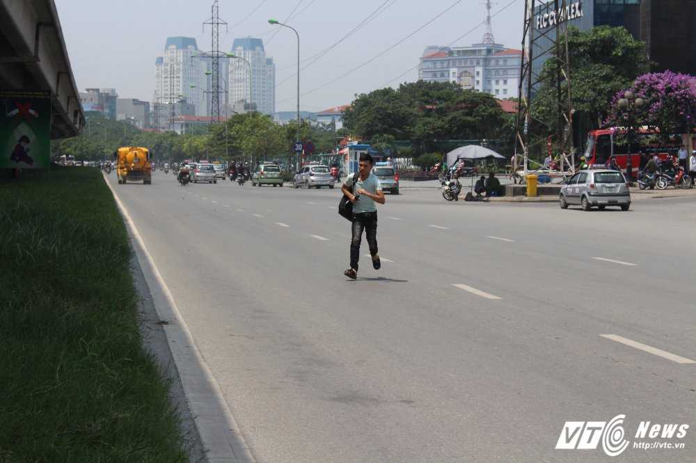 Hinh anh ‘Che’ ham di bo nghin ty mat nhu dieu hoa, dan Thu do cat mat tu than qua duong 16