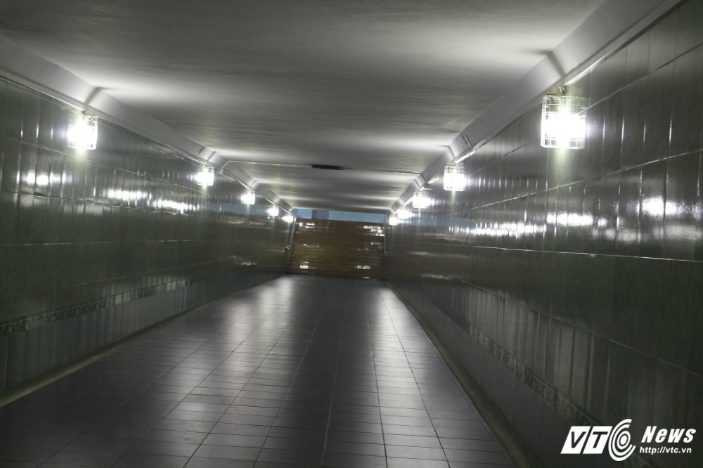 Hinh anh ‘Che’ ham di bo nghin ty mat nhu dieu hoa, dan Thu do cat mat tu than qua duong 19