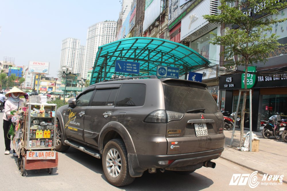 Hinh anh ‘Che’ ham di bo nghin ty mat nhu dieu hoa, dan Thu do cat mat tu than qua duong 20