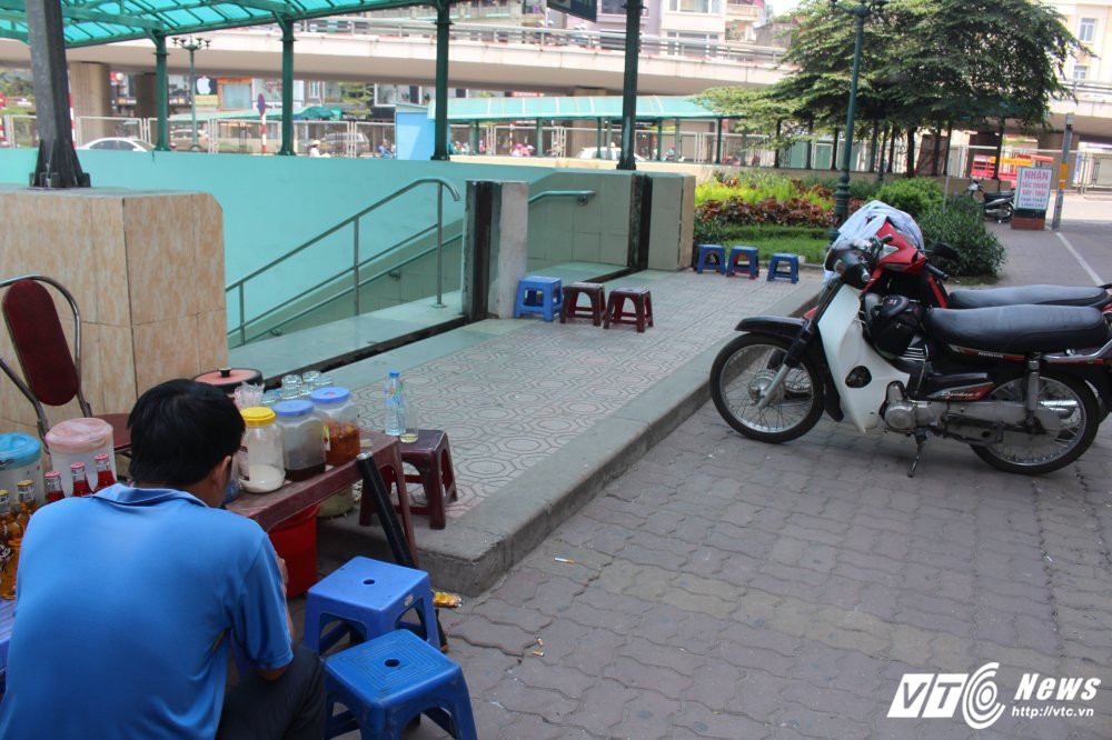 Hinh anh ‘Che’ ham di bo nghin ty mat nhu dieu hoa, dan Thu do cat mat tu than qua duong 20