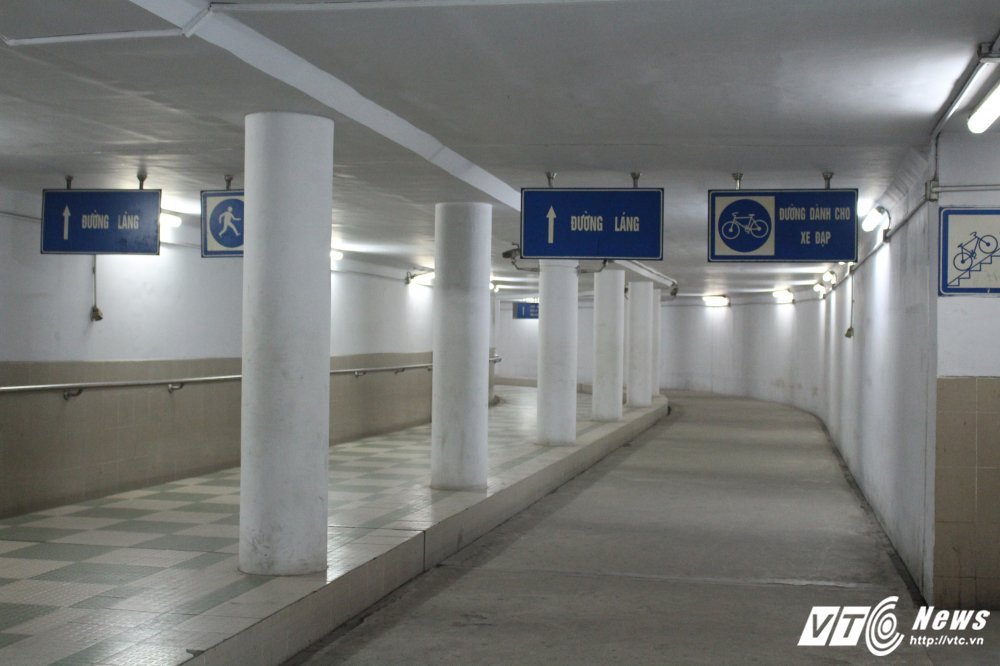 Hinh anh ‘Che’ ham di bo nghin ty mat nhu dieu hoa, dan Thu do cat mat tu than qua duong 20