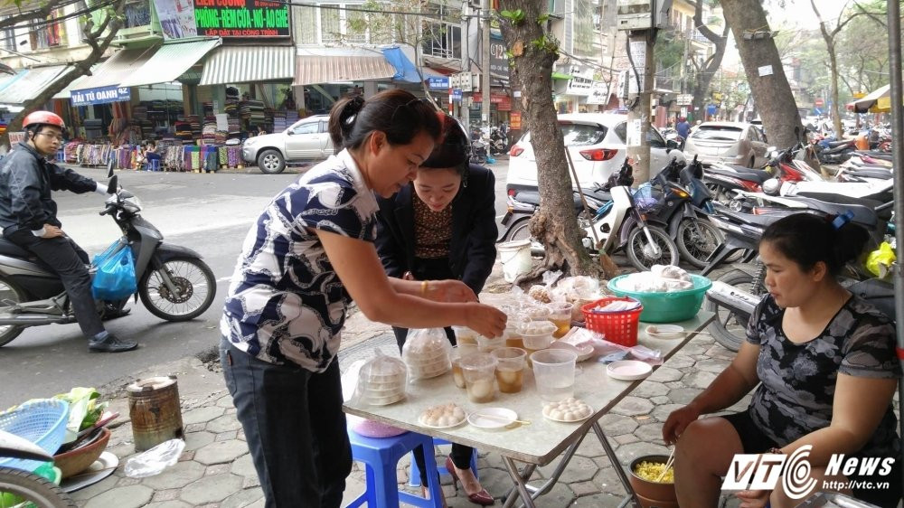 12986485_1049638435082123