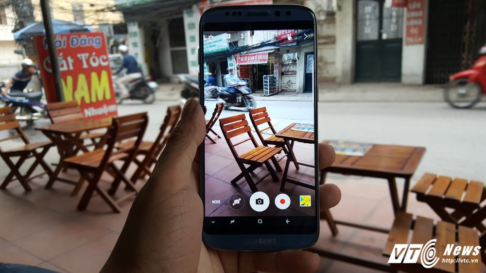 Hinh anh Vua moi ra mat, Samsung S8 da co hang nhai gia 3,8 trieu dong 13