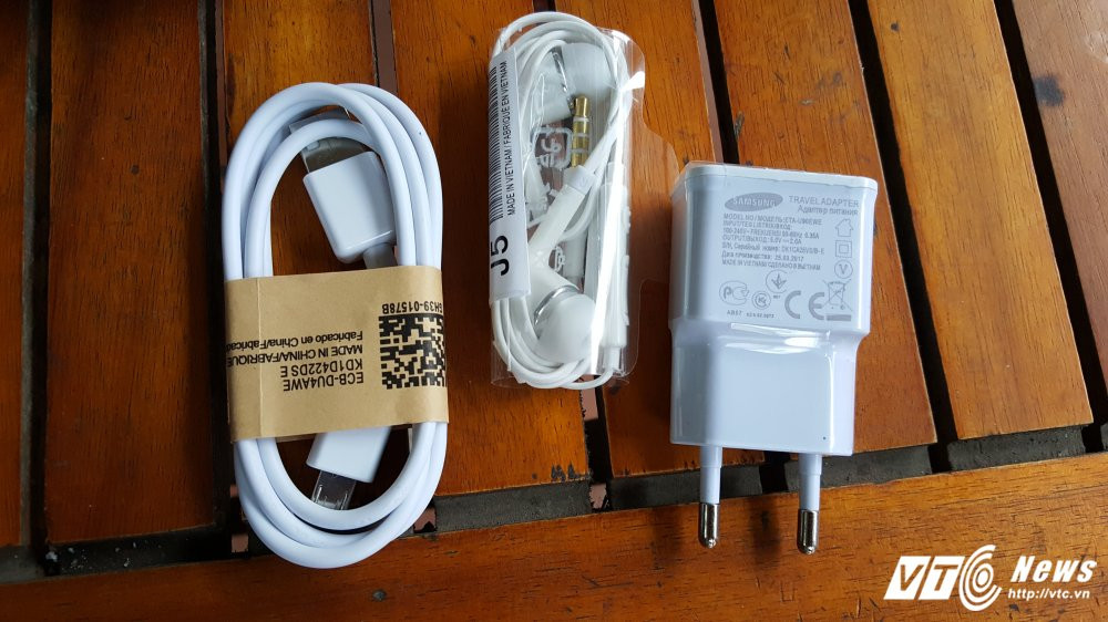 Hinh anh Vua moi ra mat, Samsung S8 da co hang nhai gia 3,8 trieu dong 15