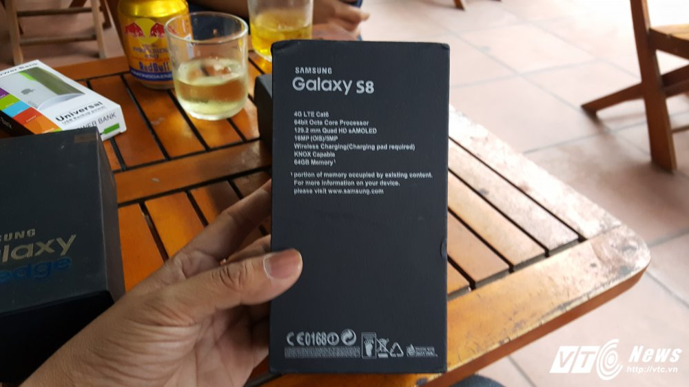 Hinh anh Vua moi ra mat, Samsung S8 da co hang nhai gia 3,8 trieu dong 15