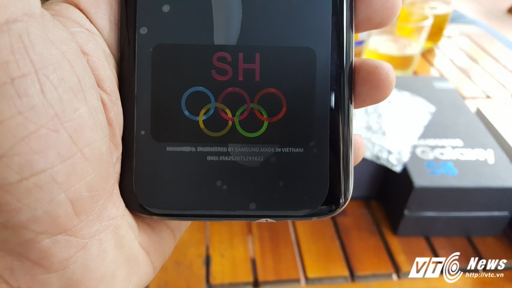 Hinh anh Vua moi ra mat, Samsung S8 da co hang nhai gia 3,8 trieu dong 15