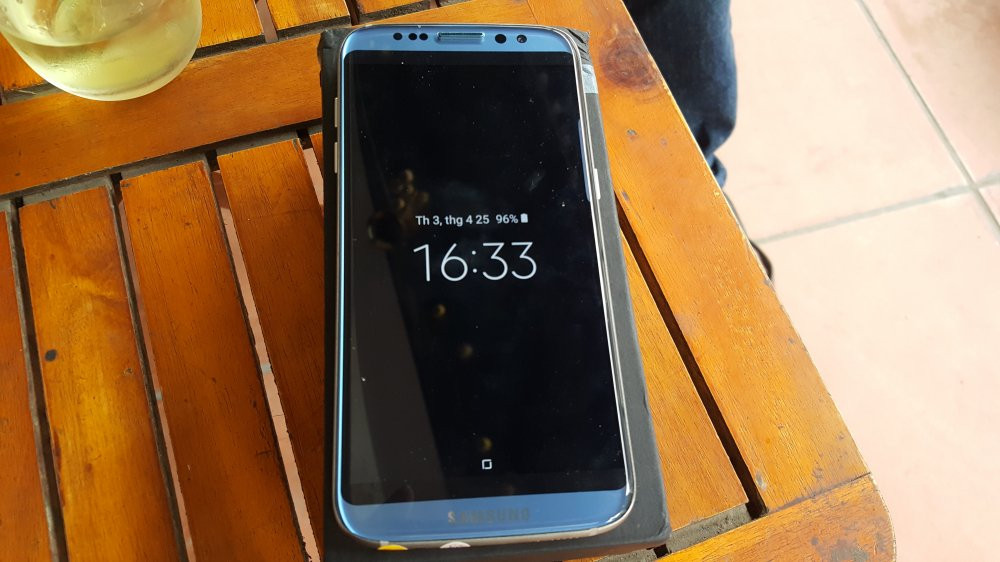 Hinh anh Vua moi ra mat, Samsung S8 da co hang nhai gia 3,8 trieu dong 15