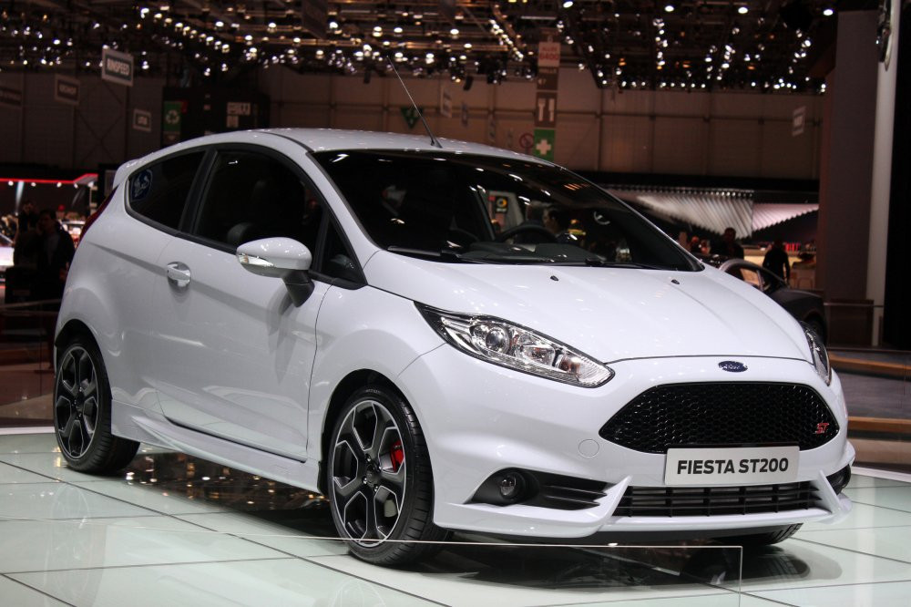 2016-ford-fiesta-st200-001-1 9