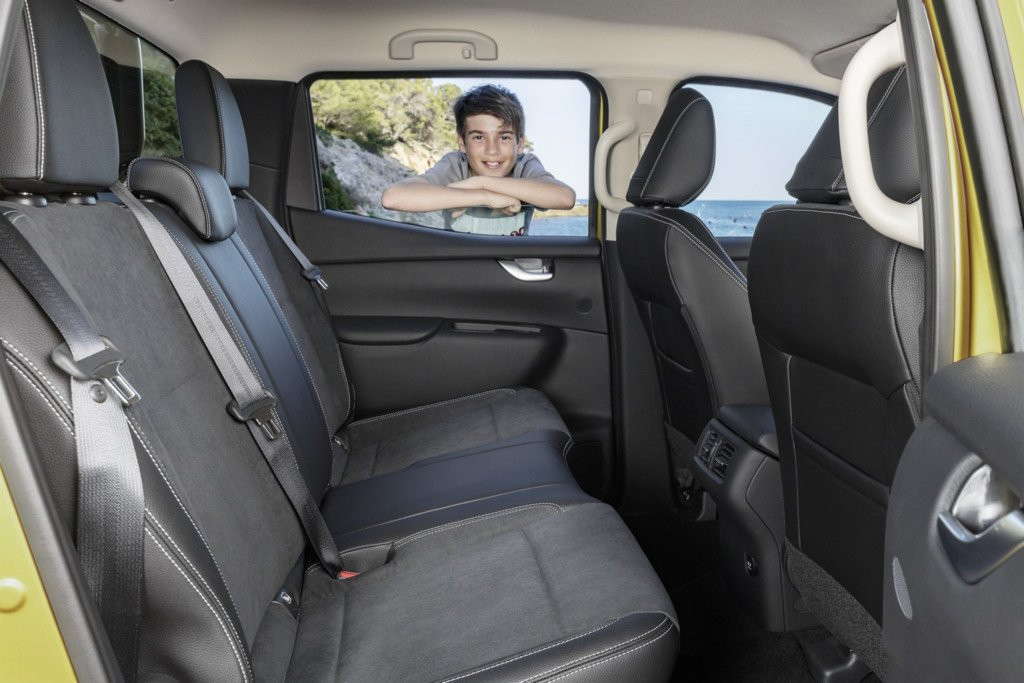 Mercedes-Benz trinh lang xe ban tai hang sang hinh anh 7