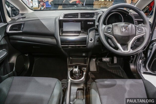 honda_jazzfl_hybrid_int-1-630x420-4-1020215