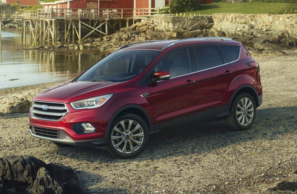 2017-ford-escape_100533623_h
